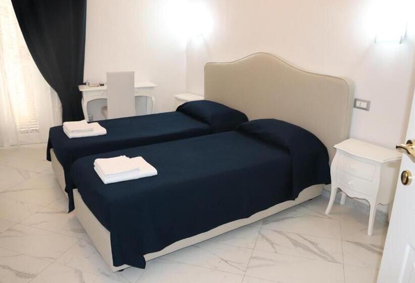 اتاق استاندارد با چشم‌انداز, Colosseo Rooms Imperial Rome