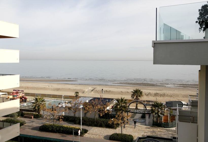 اتاق استاندارد سه تخته با بالکن, Majorca Sul Mare In Centro A Riccione