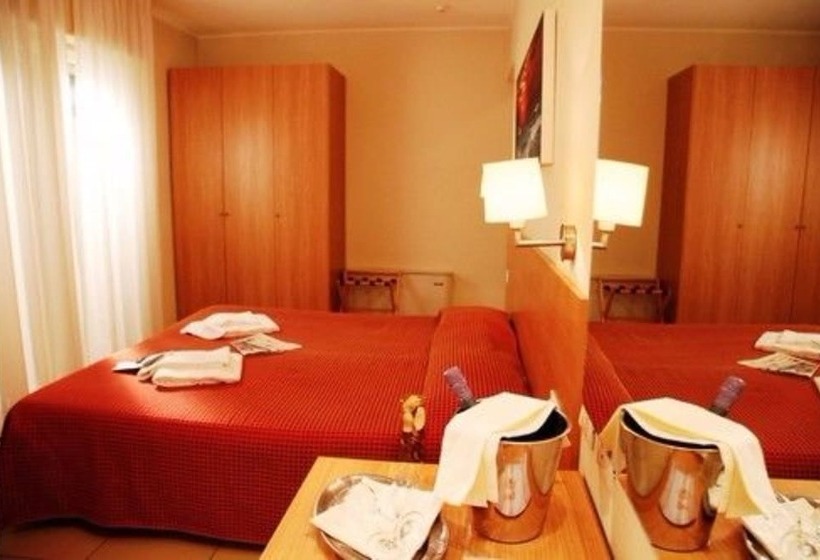 اتاق استاندارد چهارنفره با بالکن, Majorca Sul Mare In Centro A Riccione