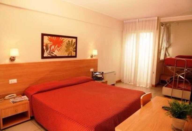 اتاق استاندارد چهارنفره با بالکن, Majorca Sul Mare In Centro A Riccione