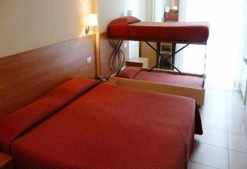 اتاق استاندارد چهارنفره با بالکن, Majorca Sul Mare In Centro A Riccione