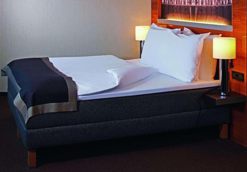 اتاق استاندارد با تخت بزرگ, Mövenpick Hotel Hamburg