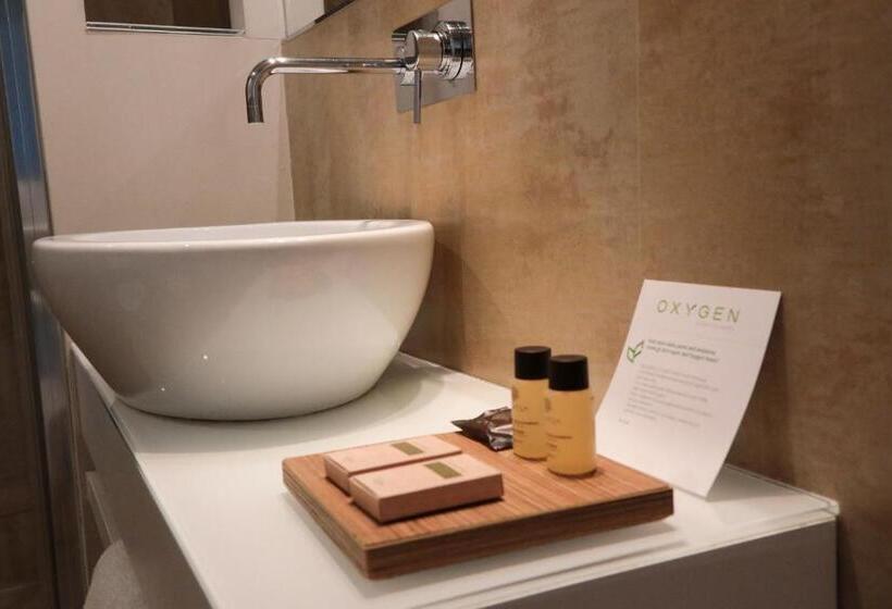اتاق استاندارد با بالکن و چشم‌انداز دریا, Oxygen Lifestyle