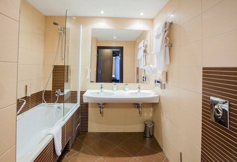 标准单人间, Qubus Hotel łódź