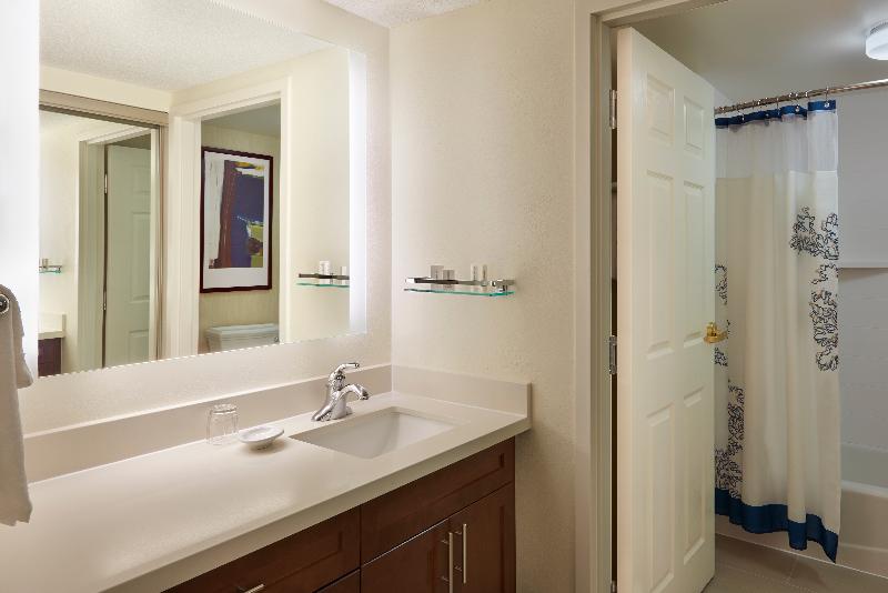 سوئیت 2 خوابه, Residence Inn By Marriott Toronto Airport