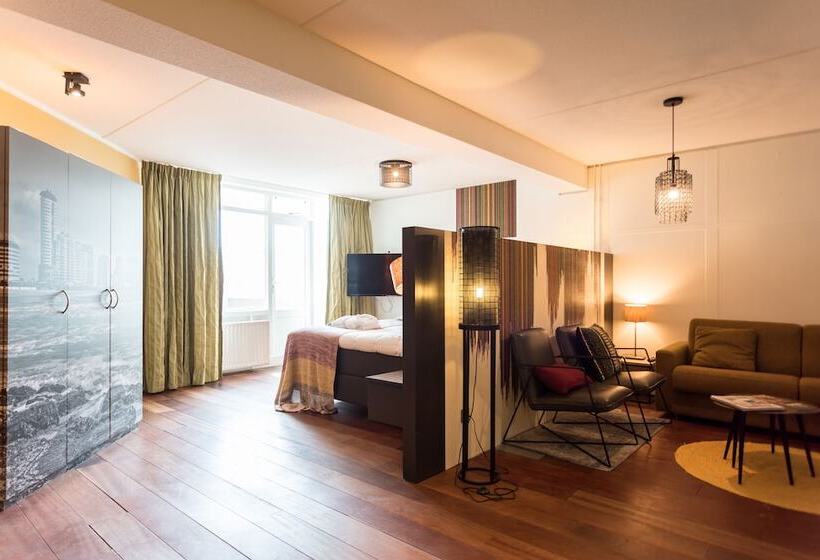 سوییت جونیور, Strandhotel Westduin