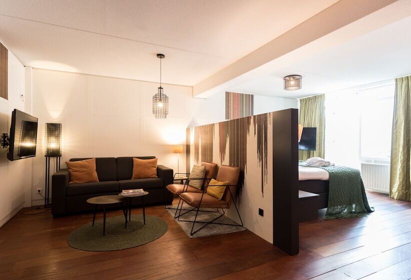 سوییت جونیور, Strandhotel Westduin