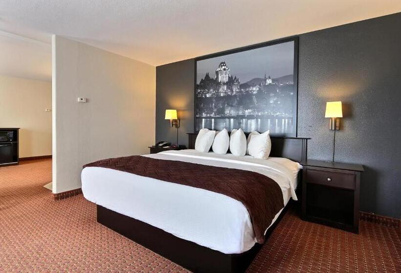 Suite Executive Lit King Size, Super 8 By Wyndham Quebec City