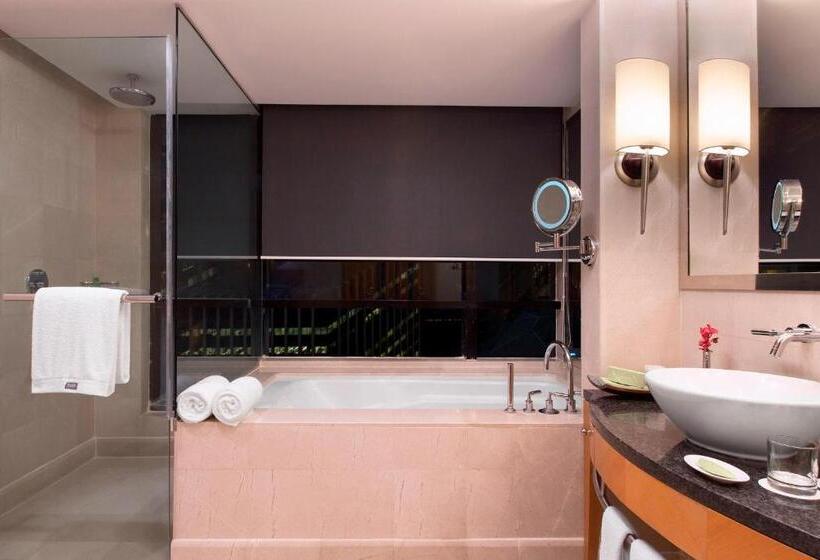 سوئیت جونیور با تخت بزرگ, The Westin Dhaka