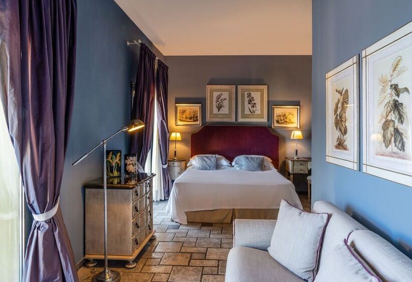 سوییت جونیور با چشم‌انداز دریا, Villa Carlotta