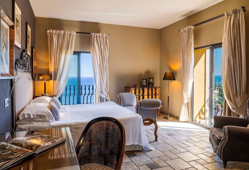 سوییت جونیور با چشم‌انداز دریا, Villa Carlotta