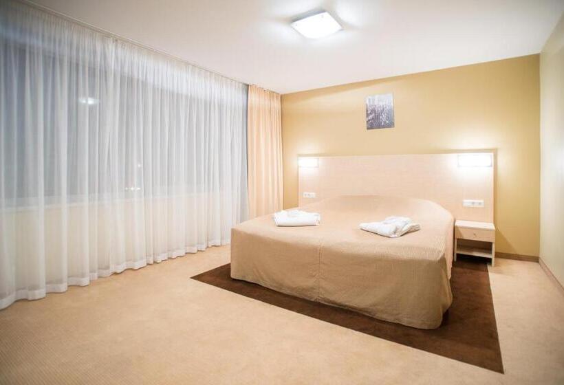 سوییت, Park Hotel Latgola