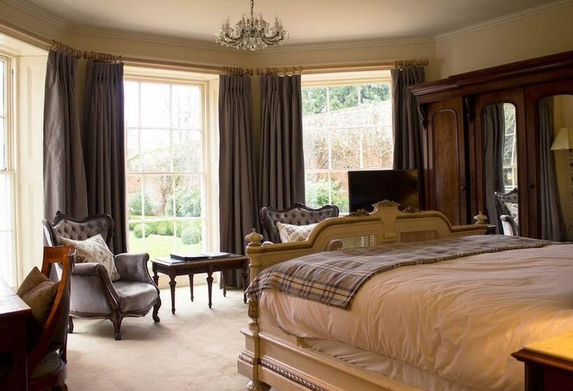 اتاق استاندارد, The Ickworth Hotel And Apartments   A Luxury Family