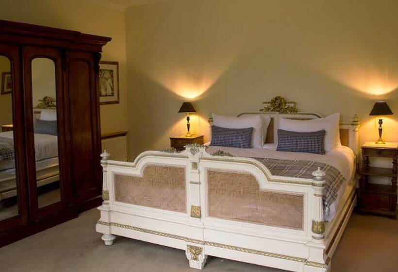 اتاق استاندارد, The Ickworth Hotel And Apartments   A Luxury Family