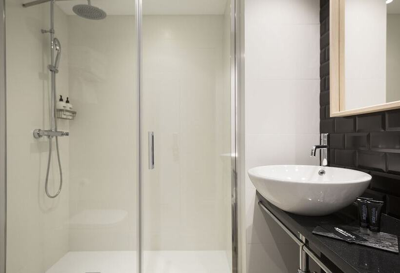 اتاق استاندارد سه نفره, Acta Bcn 40