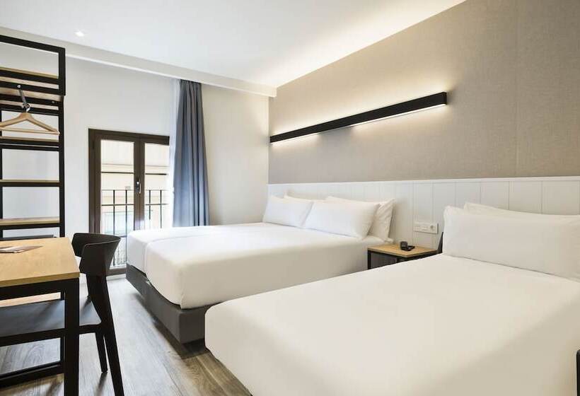 Standard Triple Room, Acta Bcn 40