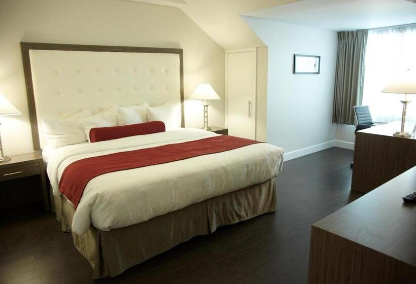 מיטת קינג בסוויטה, Admiral Inn Mississauga