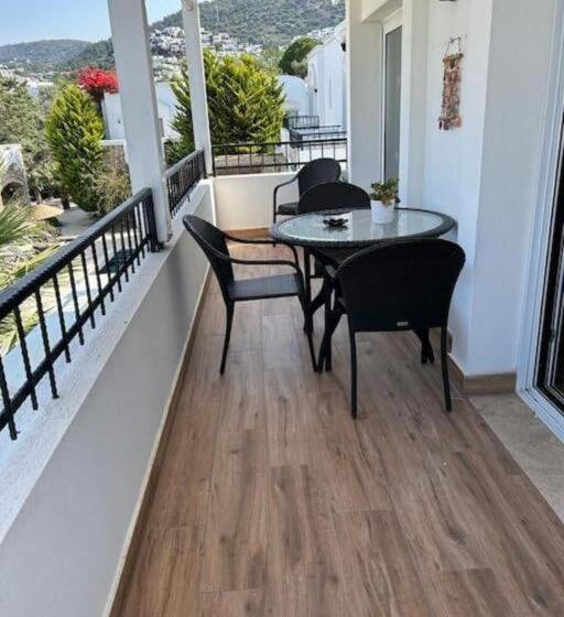 آپارتمان 1 خوابه با تراس, Costa Sariyaz Hotel Bodrum