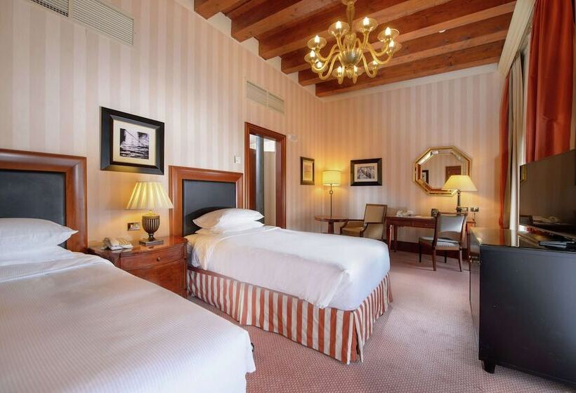 Standard Room, Hilton Molino Stucky Venice