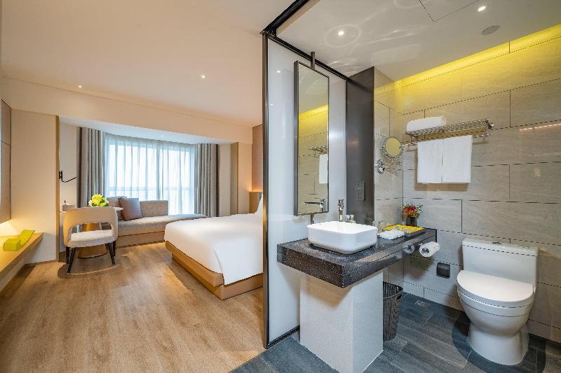 اتاق استاندارد با تخت بزرگ, Holiday Inn Shanghai Huaxia, An Ihg
