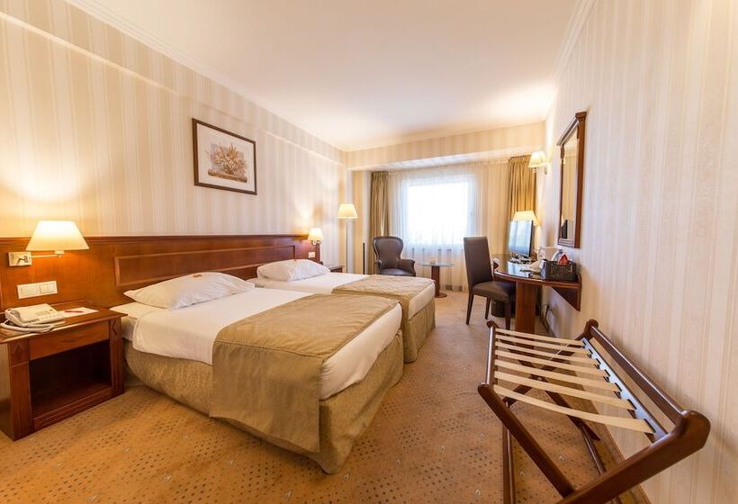 Deluxe Room, Ramada  & Suites By Wyndham Bucharest North