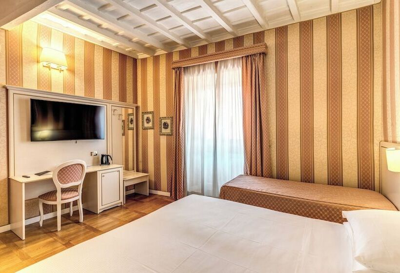 اتاق استاندارد سه نفره, Relais Fontana Di Trevi