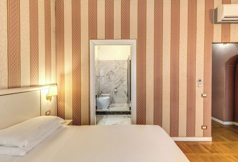 اتاق استاندارد سه نفره, Relais Fontana Di Trevi