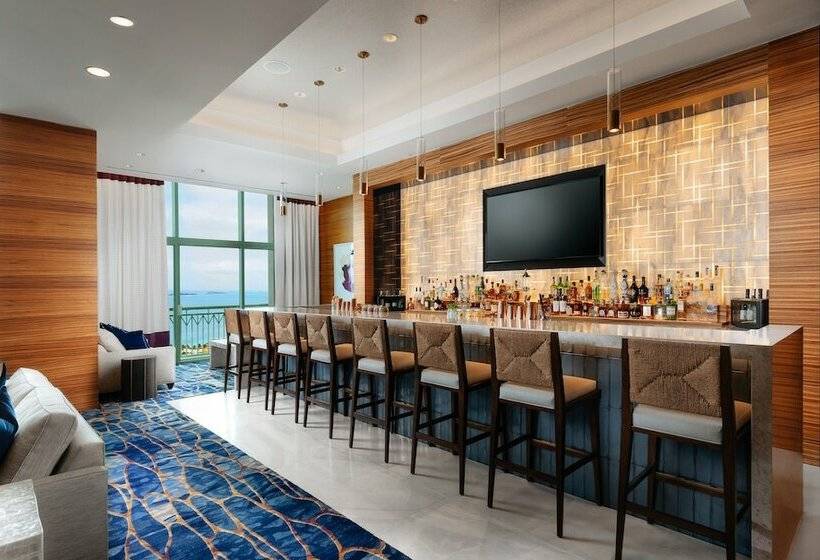 Suite Club, The Cove At Atlantis