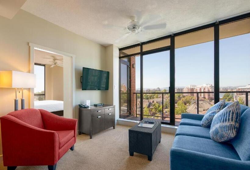 Suite, The Oswego