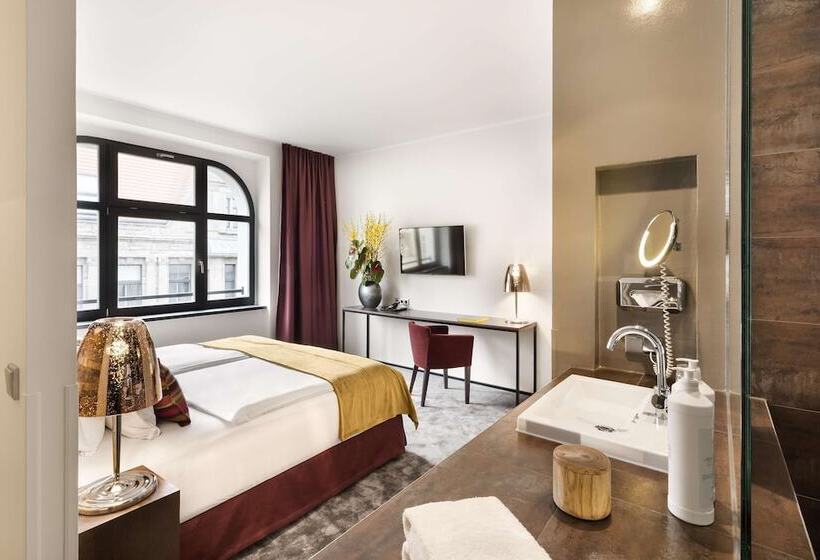 سوئیت پریمیوم, Lux 11 Berlin Mitte