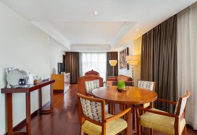 Suite Superior, Novotel Semarang