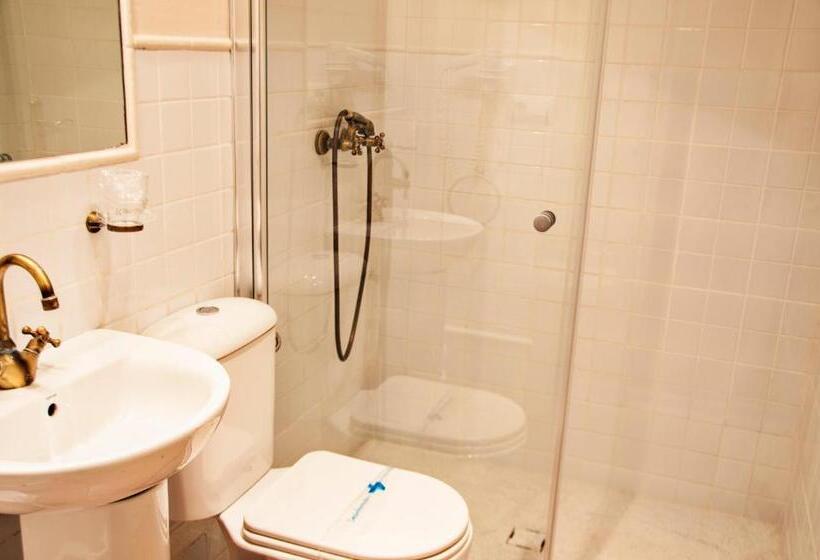 اتاق خانوادگی, Hostal Callejon Del Agua