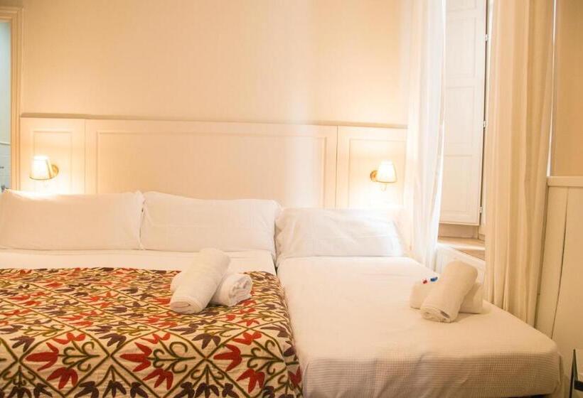 اتاق خانوادگی, Hostal Callejon Del Agua