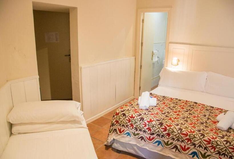 اتاق خانوادگی, Hostal Callejon Del Agua
