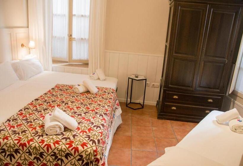 اتاق خانوادگی, Hostal Callejon Del Agua