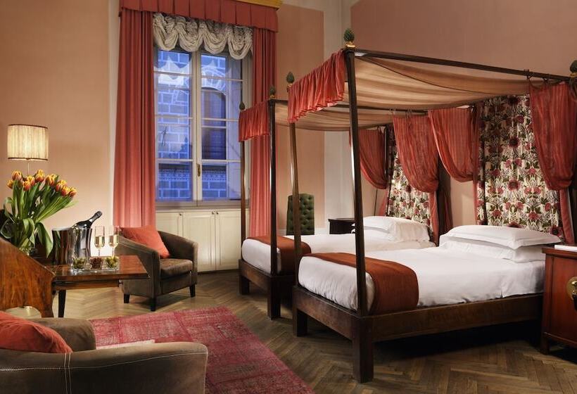 اتاق لوکس, Al Palazzo Del Marchese Di Camugliano Residenza D'epoca