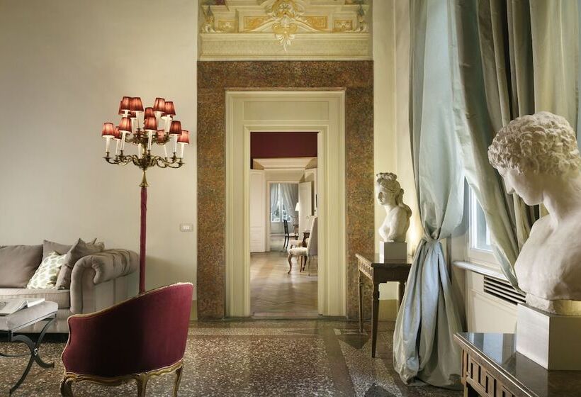 سوییت جونیور, Al Palazzo Del Marchese Di Camugliano Residenza D'epoca