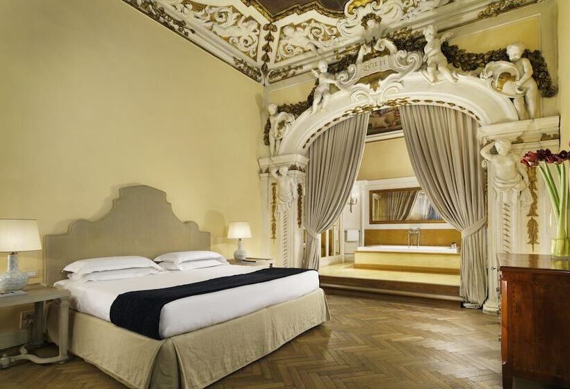سوییت جونیور, Al Palazzo Del Marchese Di Camugliano Residenza D'epoca