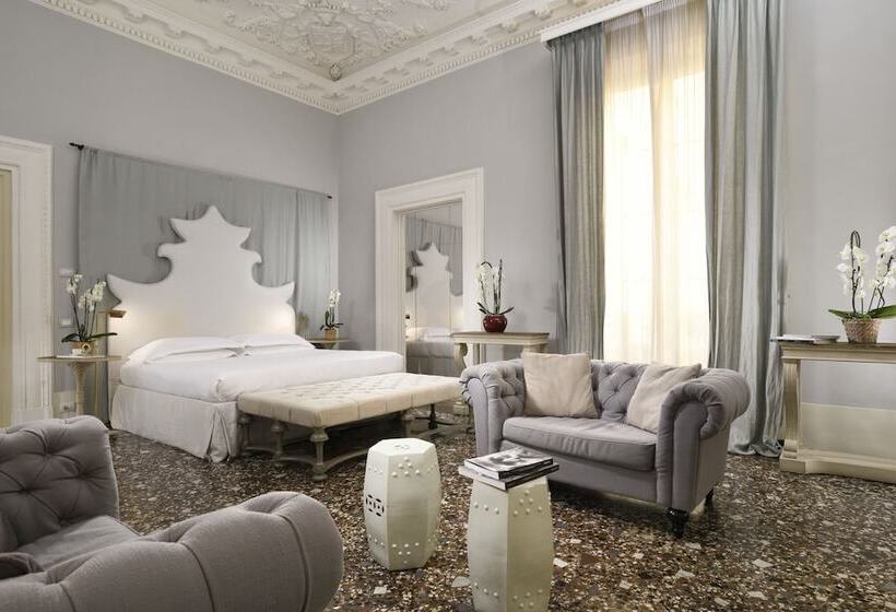 سوییت جونیور, Al Palazzo Del Marchese Di Camugliano Residenza D'epoca