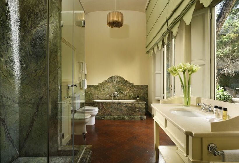 سوییت, Al Palazzo Del Marchese Di Camugliano Residenza D'epoca