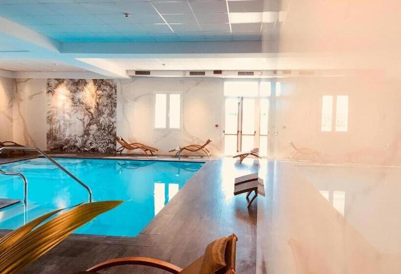 سوئیت جونیور با تراس, Formula International & Puravita Spa
