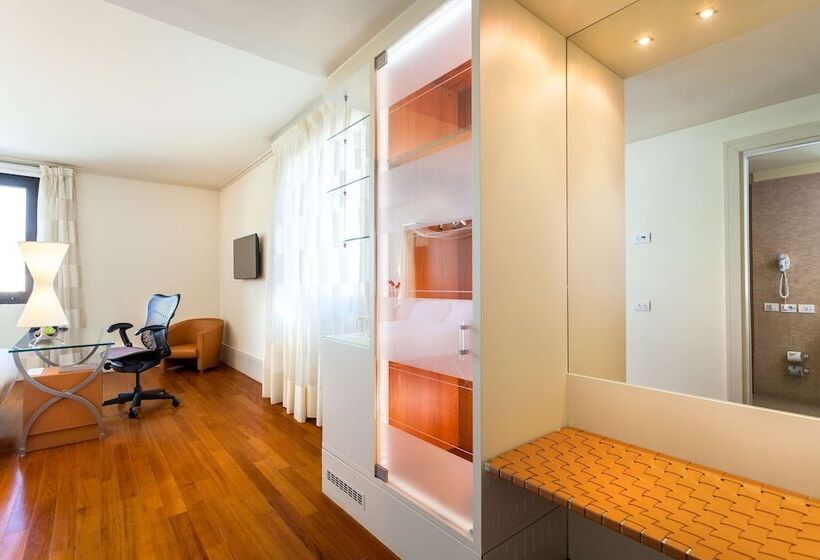اتاق لوکس, Hilton Garden Inn Florence Novoli