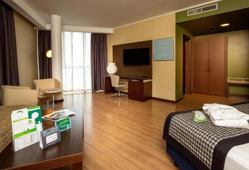 اتاق خانوادگی, Holiday Inn Turin Corso Francia, An Ihg