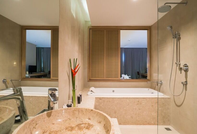 غرفة ديلوكس مطلة على حمام السباحة, Kc Grande Resort & Spa