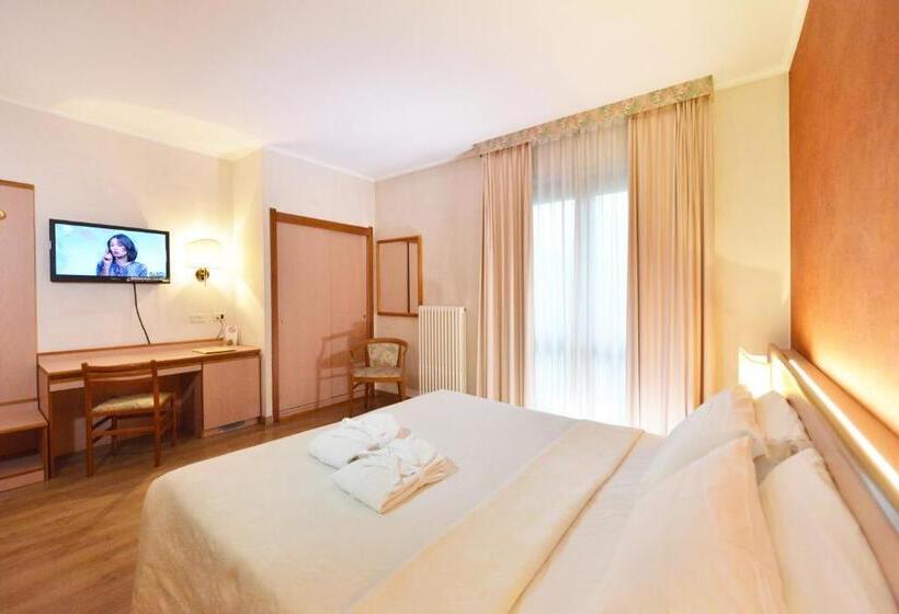اتاق استاندارد با بالکن, La Rocca Sport & Benessere