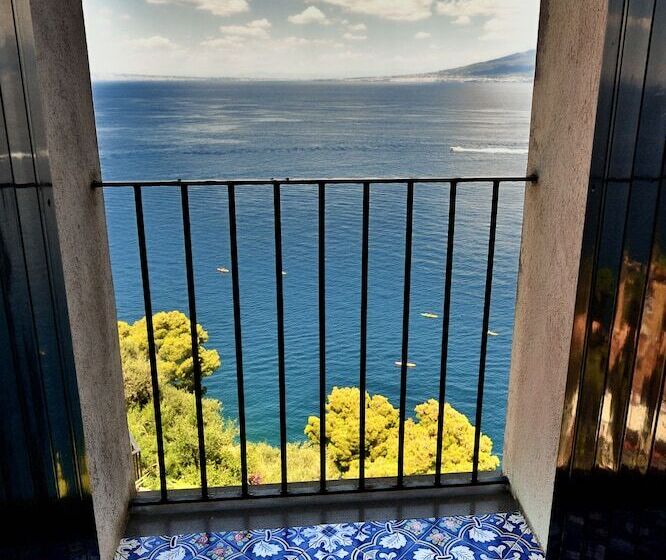 高级海景房, La Tonnarella