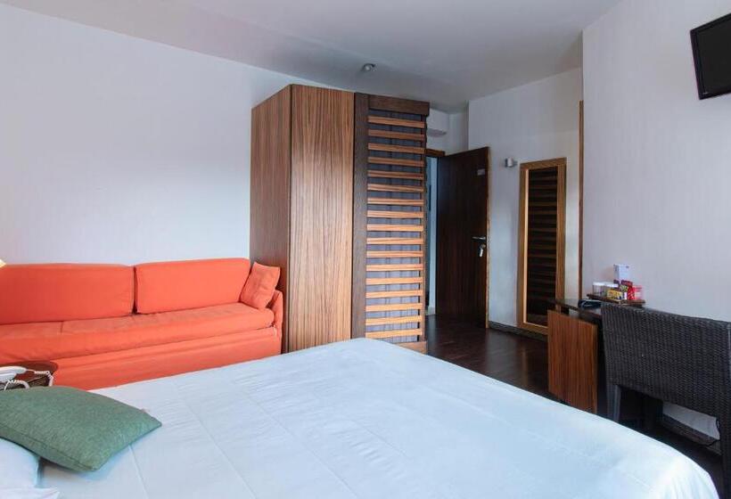 اتاق کلاسیک سه تخته, Marina 10 Design Hotel & Spa