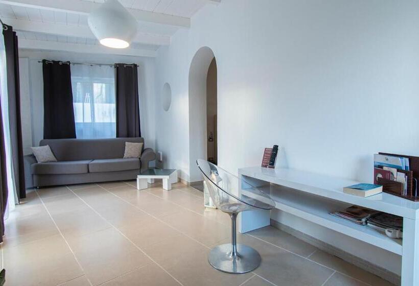 سوئیت جونیور با تراس, Marina 10 Design Hotel & Spa