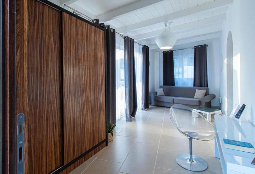 سوئیت جونیور با تراس, Marina 10 Design Hotel & Spa
