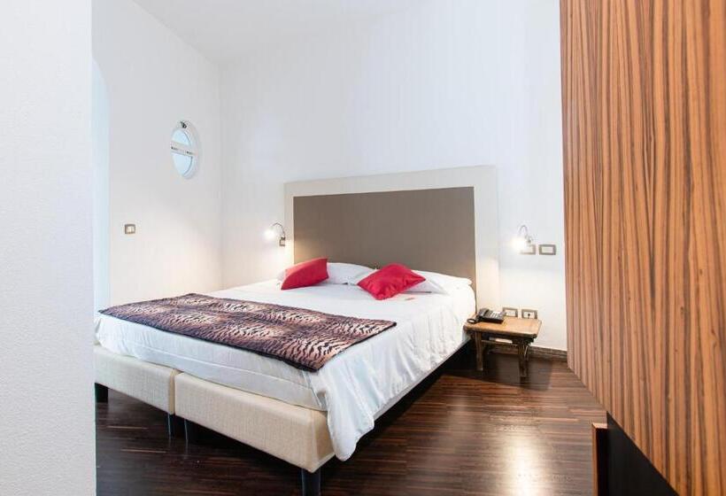 سوئیت جونیور با تراس, Marina 10 Design Hotel & Spa